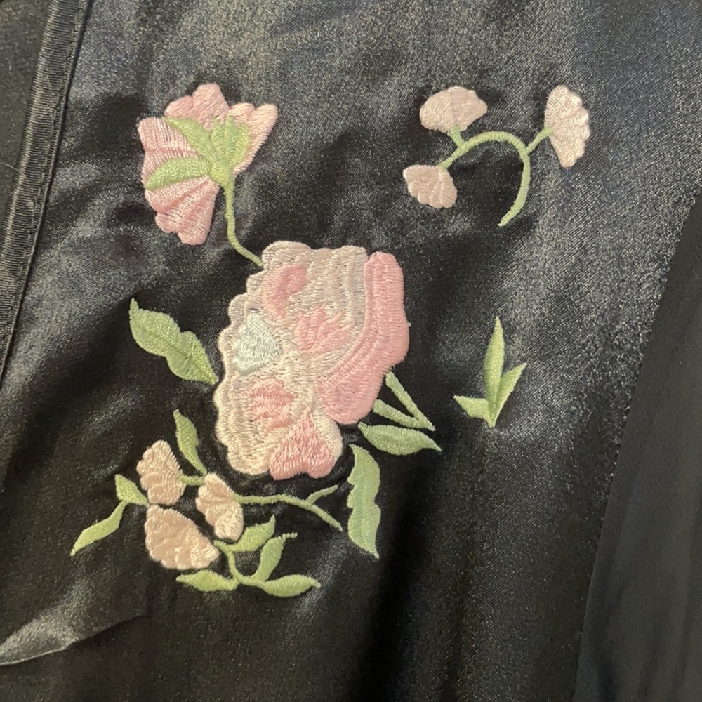 Josie Vintage Black Robe w/ Sheer Bell Sleeves - Picture 4 of 8